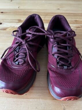 Topo Athletic Ultraventure 2 Trail Running Shoes in Berry/Orange. Women size 10